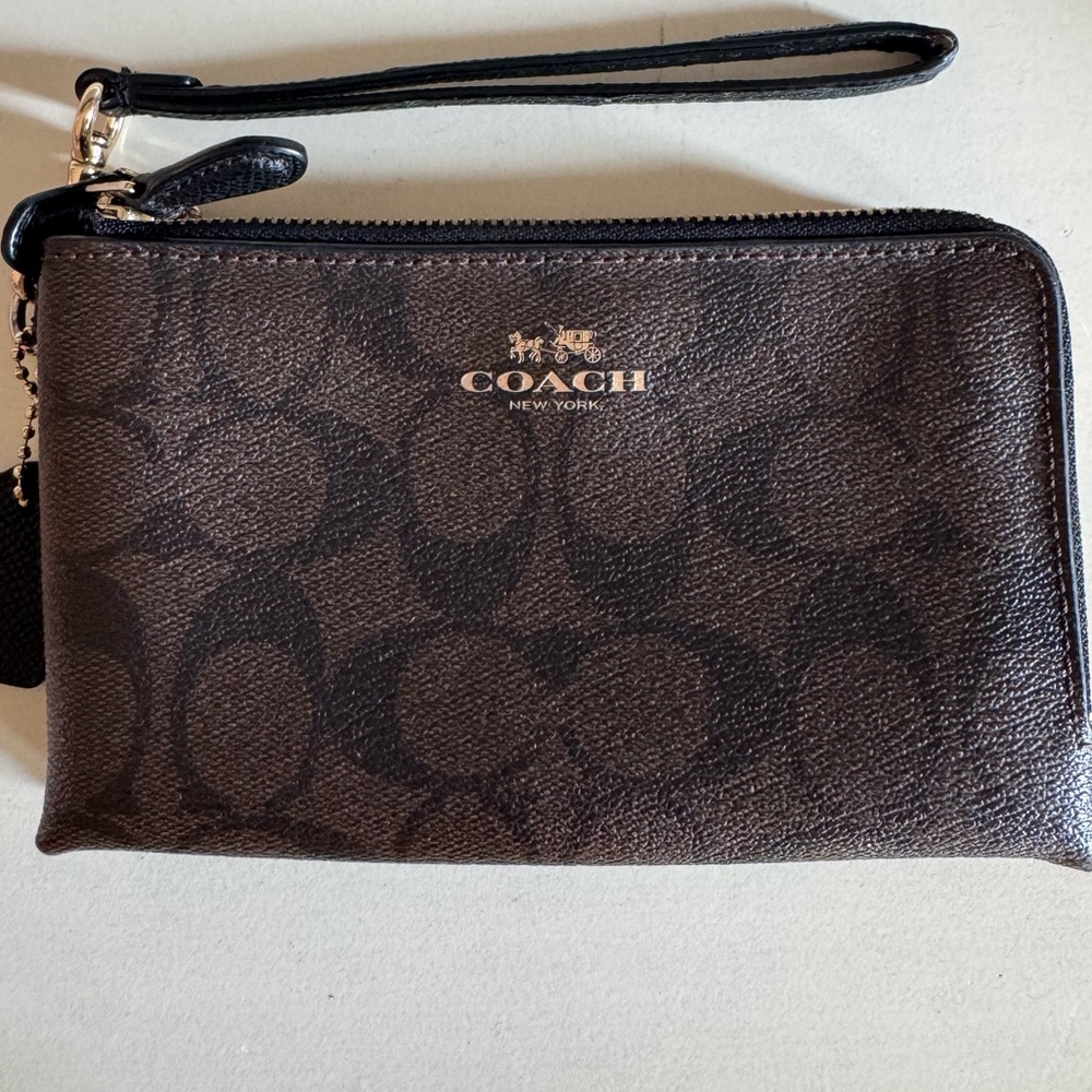 Coach Signature Corner Double Zip Wristlet